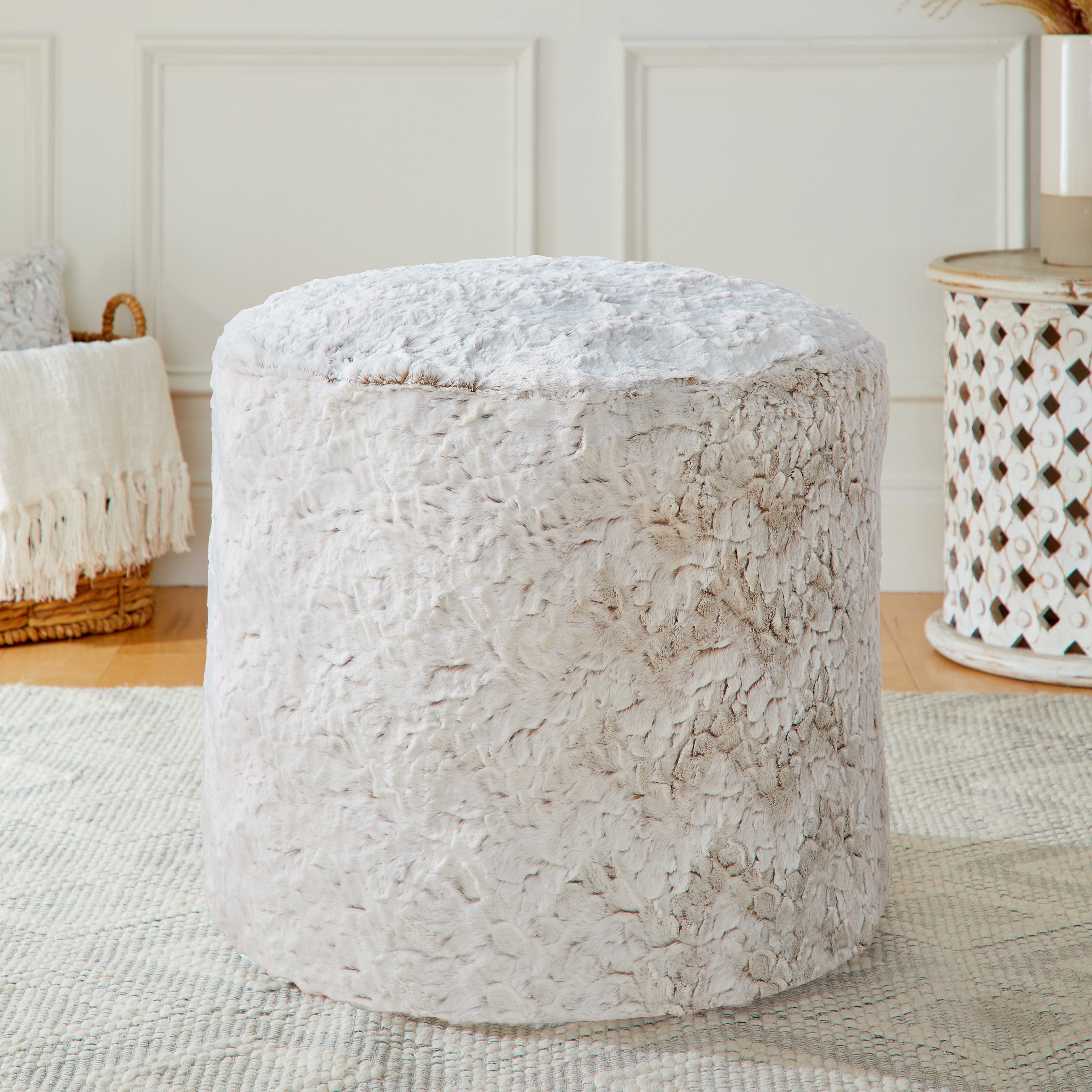 Fauxchilla Indoor Bean Pouf