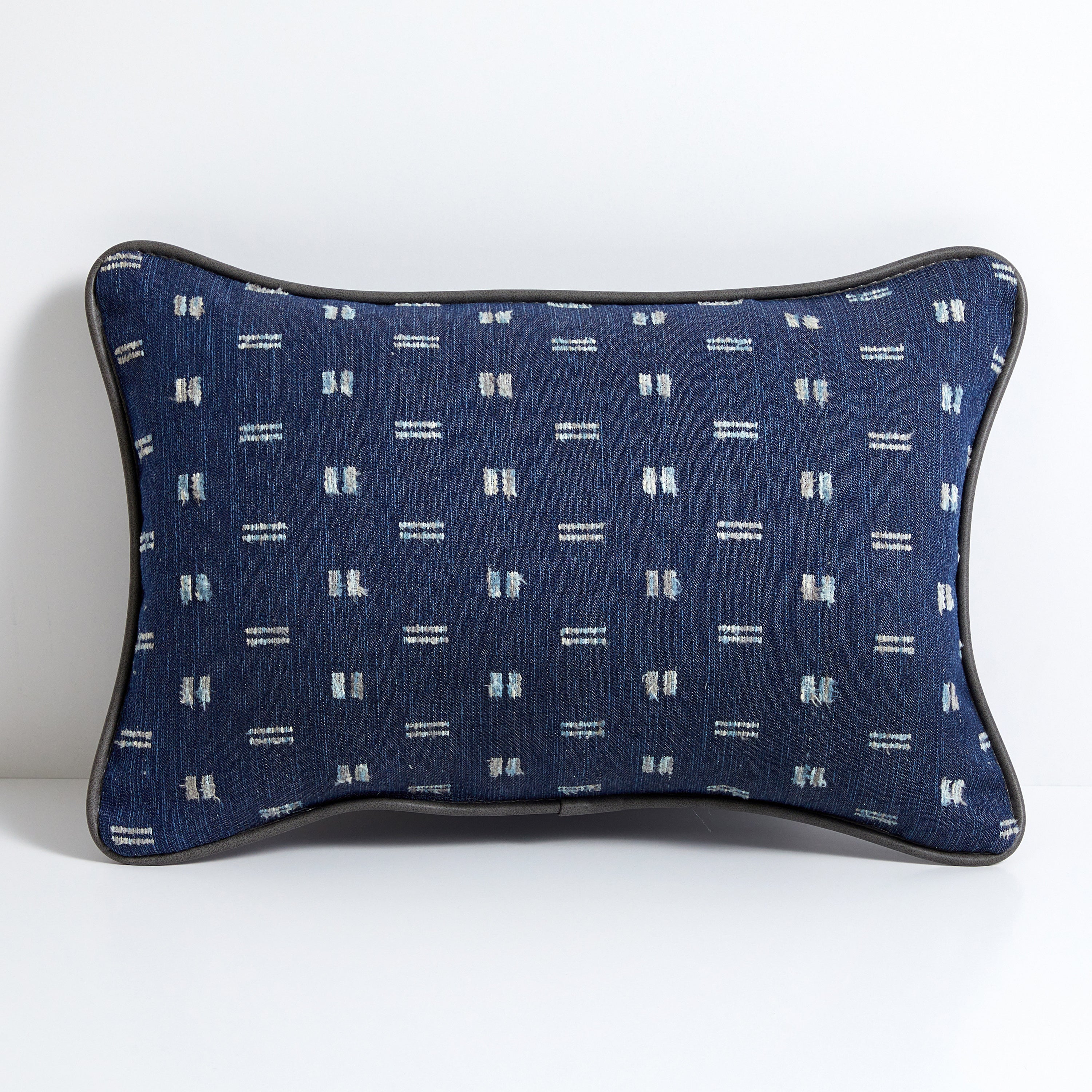 Zisper Indoor Lumbar Pillow